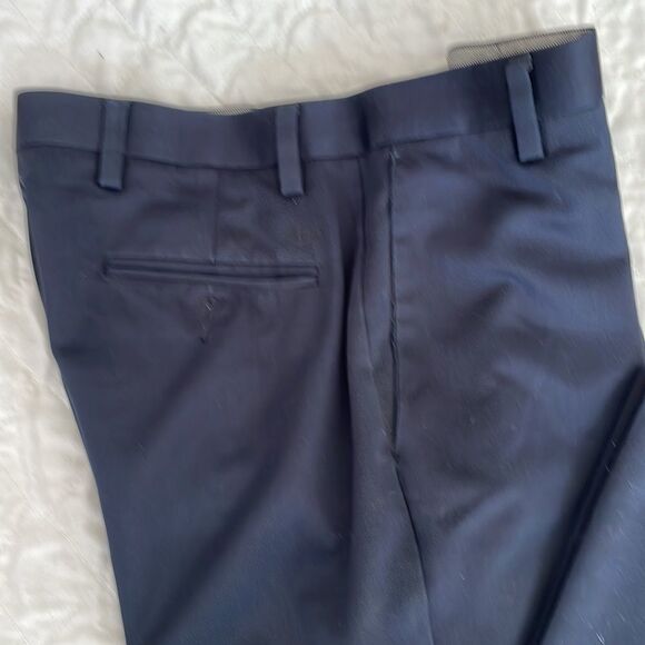 Men’s Dockers D3 classic fit dark blue 31 “ waist 32 “ inseam - Picture 3 of 5